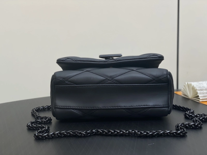 LOUIS VUITTON M11374 GO-14 Twist BAG