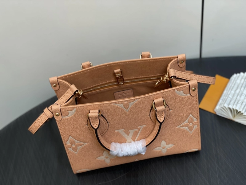 LOUIS VUITTON ONTHEGO  BAG M12513