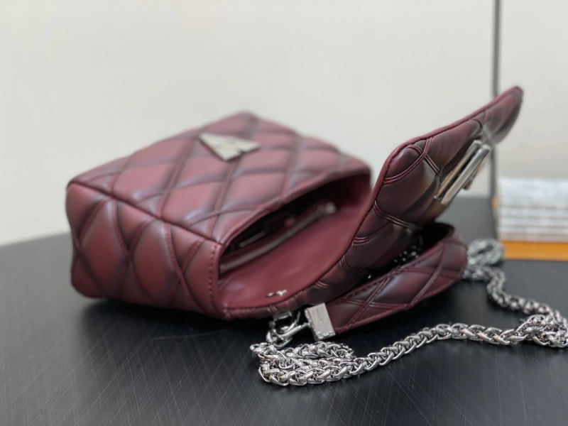 LOUIS VUITTON M22891 GO-14  Twist  BAG