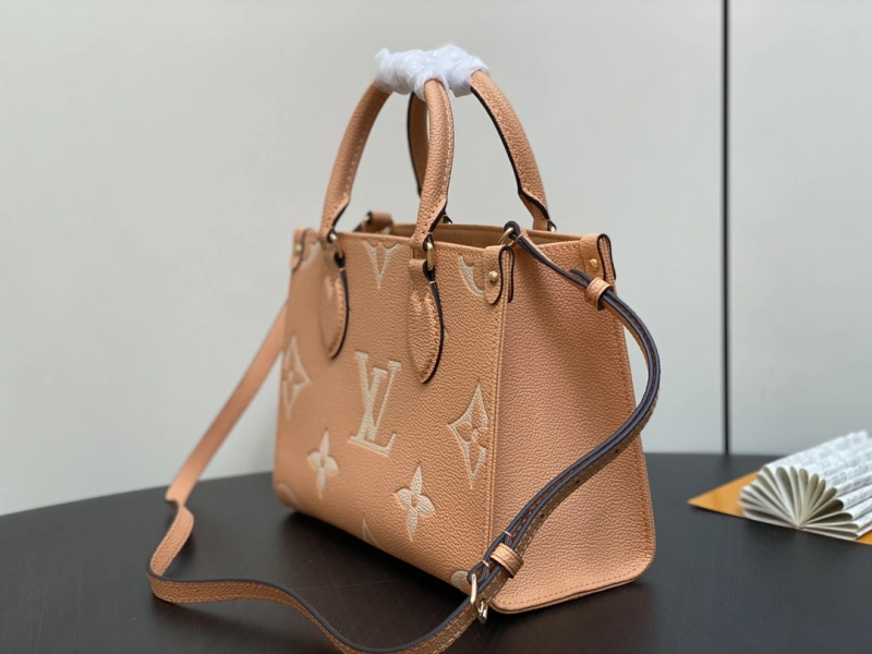 LOUIS VUITTON ONTHEGO  BAG M12513