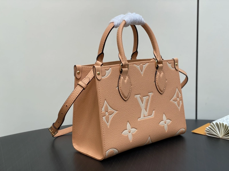 LOUIS VUITTON ONTHEGO  BAG M12513