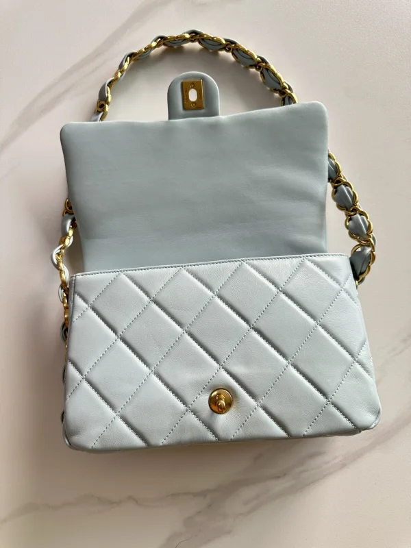 Chanel AS5176 bag