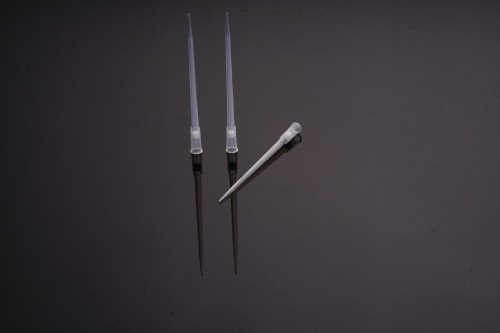 CLTチップ-ノンフィルター-ラック入り-滅菌済み-200 μL