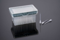 Tecan用透明-ノンフィルター-ラック入り-滅菌済み-50 μL