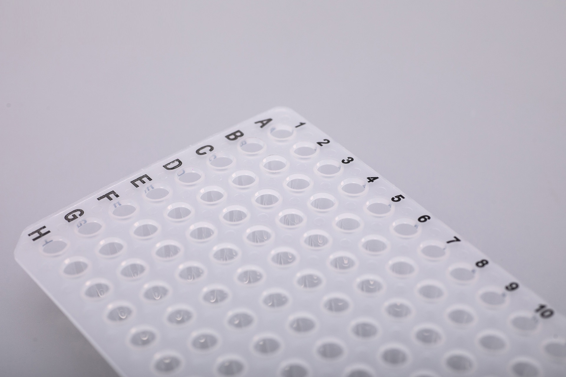 0.2 mL 透明（黒字印字）