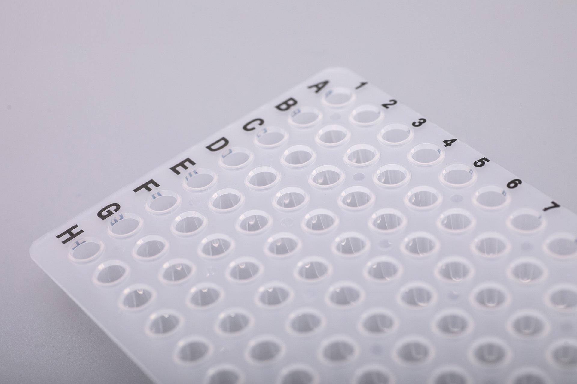 0.1 mL 透明（黒字印字）