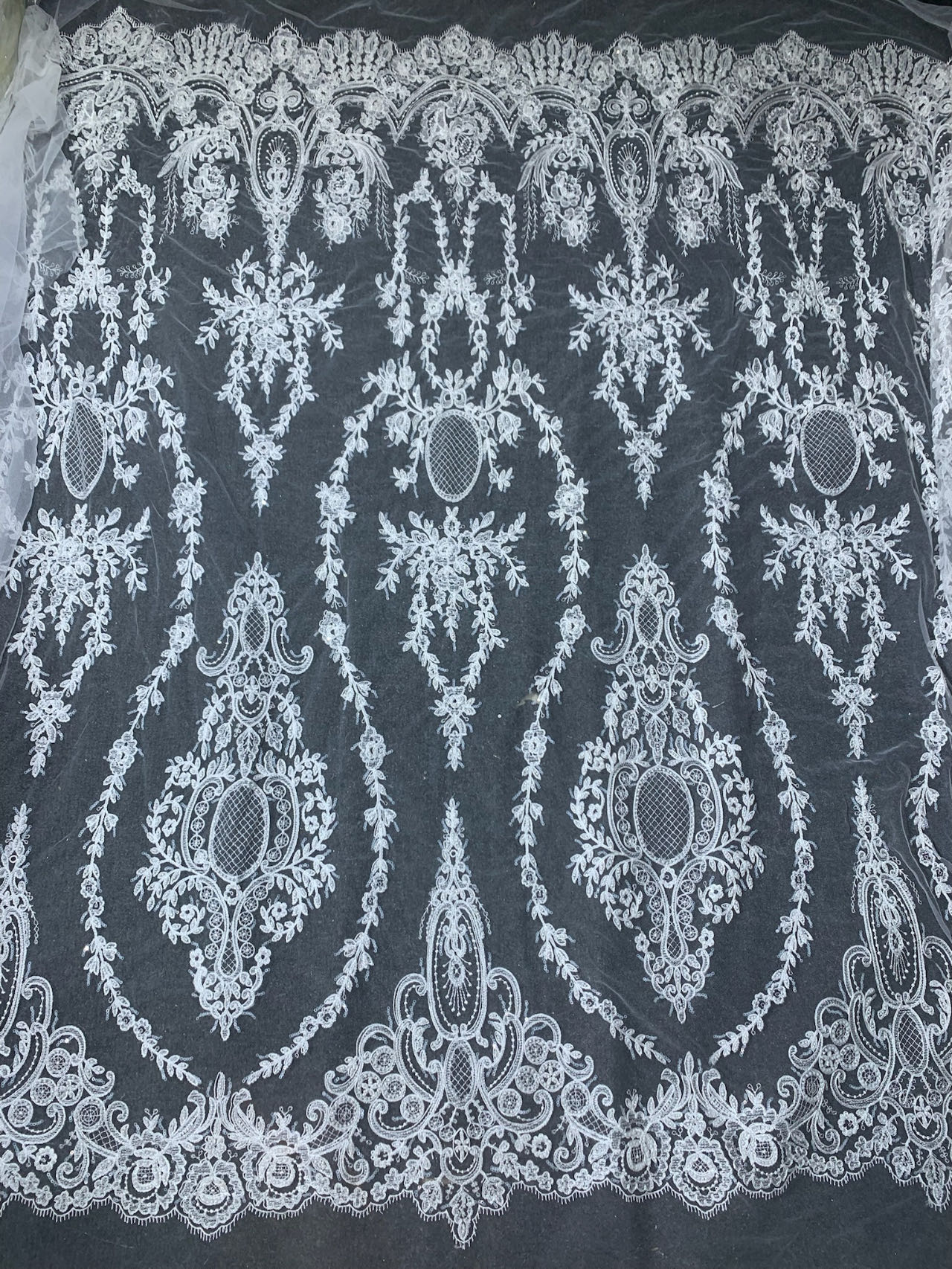 New style 100% polyester fancy beaded embroidery bridal laces fabrics