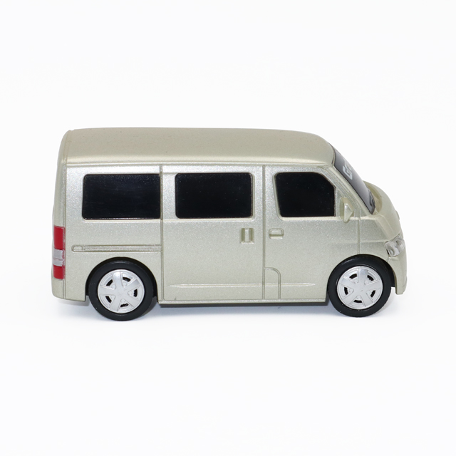 1:43 Scale Lightweight Passenger Van Toy - Plastic Pull-Back Commuter Van