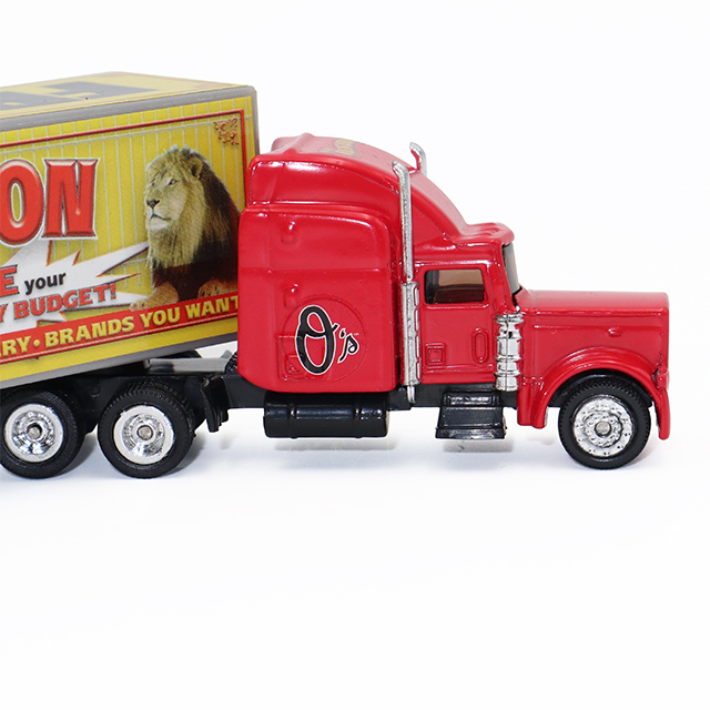 American Style Semi-Truck with Container - 1/87 Diecast (Long Hood)