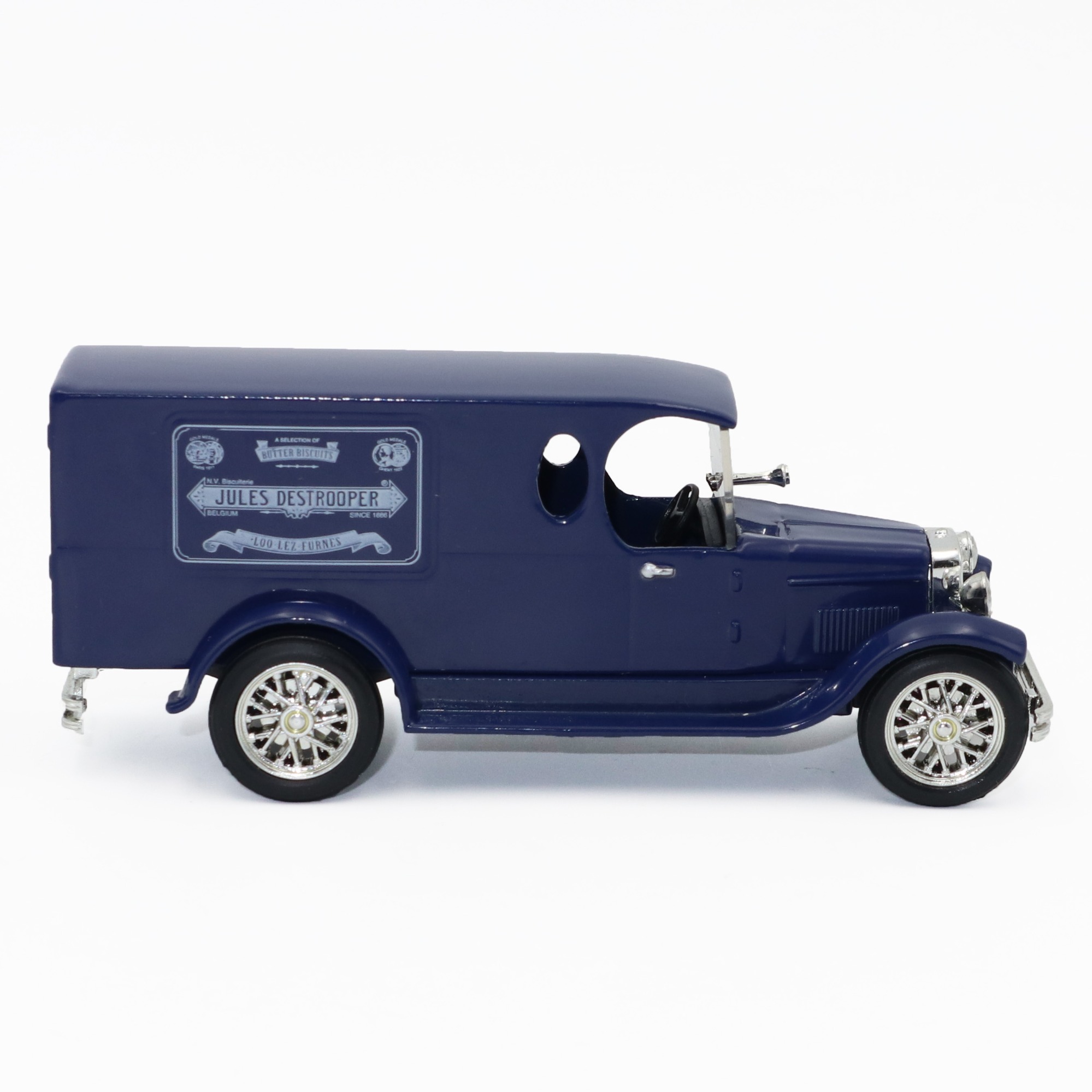 1:32 Scale Vintage Classic Sedan Diecast - Antique Style Alloy Collector Car