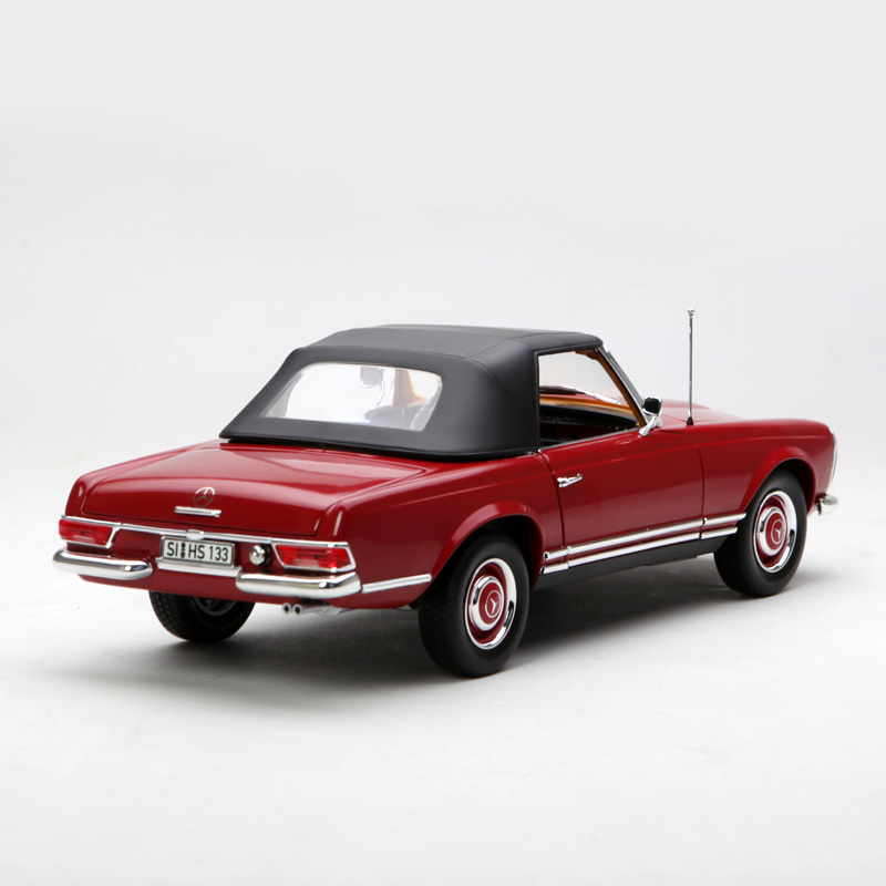 1:18 Classic Red Convertible Roadster Diecast - Vintage Luxury Alloy Car