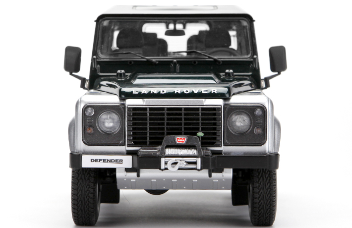 1:18 Scale Classic Off-Road 4x4 Diecast Model - Heavy-Duty Alloy Collector's Edition