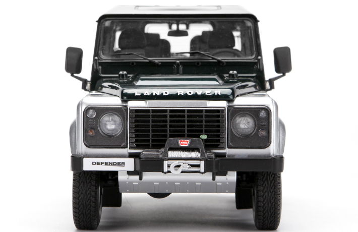 1:18 Scale Classic Off-Road 4x4 Diecast Model - Heavy-Duty Alloy Collector's Edition