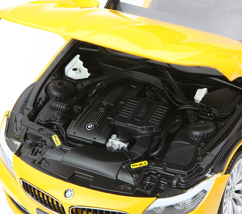 1:18 Sports Coupe Diecast Model - High-Detail Yellow Alloy Collector Car