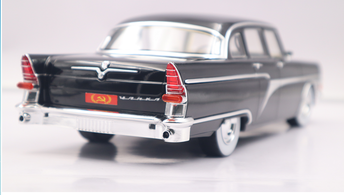 1:18 Vintage Classic Luxury Sedan Diecast - Premium Collector Grade Alloy Model