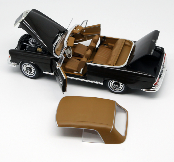 1:18 Classic Luxury Executive Sedan Diecast - Vintage Alloy Collector Series