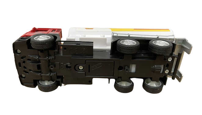 1/50 Short Oil Tanker with Detachable Tank & Tilting Cab