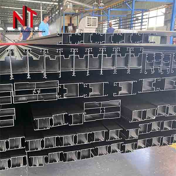 Aluminium profile for window and door