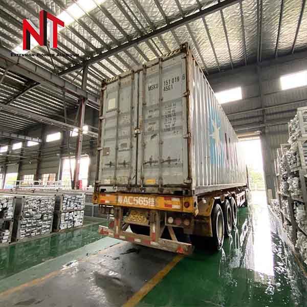 Aluminium profile for frame swing door