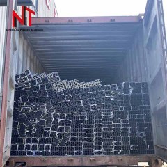 Aluminum bar for making doors