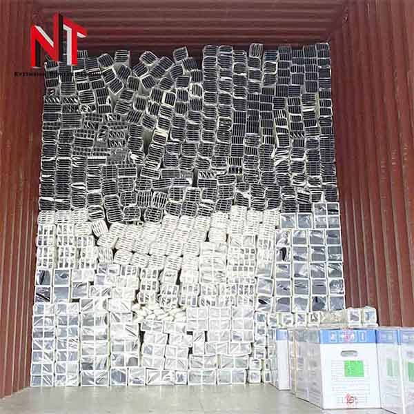 Aluminium interior door frame