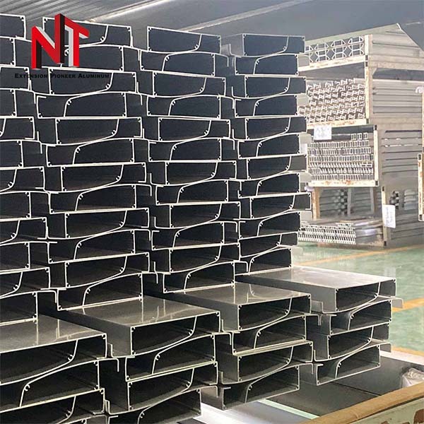 Aluminium pergola louver profile