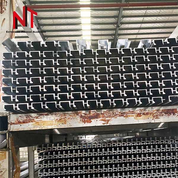 Aluminum wardrobe profiles