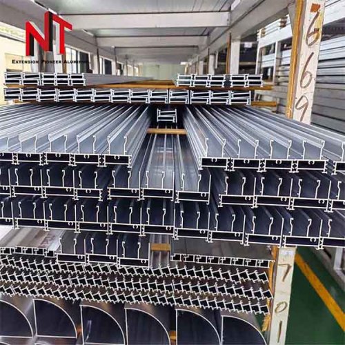 Aluminium corners for doors and windows