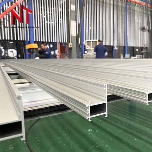 Aluminium doors and window section