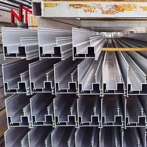 Aluminium sliding profile