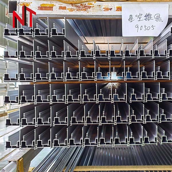 Aluminium sliding profile