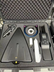 Rilevatore di droni portatile 900M / 1.1G / 1.2G / 2.4G / 5.8G Sistema di rilevamento IP65 con antenna di rilevamento della direzione Dispositivo indossato sul corpo C-UAS / UAV portatile