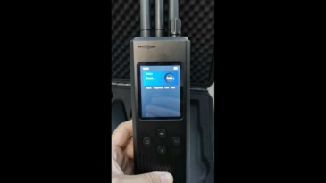 Rilevatore di droni portatile 900M / 1.1G / 1.2G / 2.4G / 5.8G Sistema di rilevamento IP65 con antenna di rilevamento della direzione Dispositivo indossato sul corpo C-UAS / UAV portatile