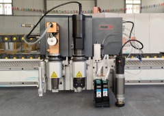 碳纤维预浸布玻纤刀切机