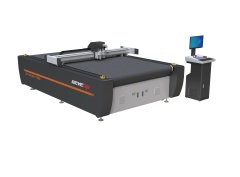 碳纤维预浸布玻纤刀切机