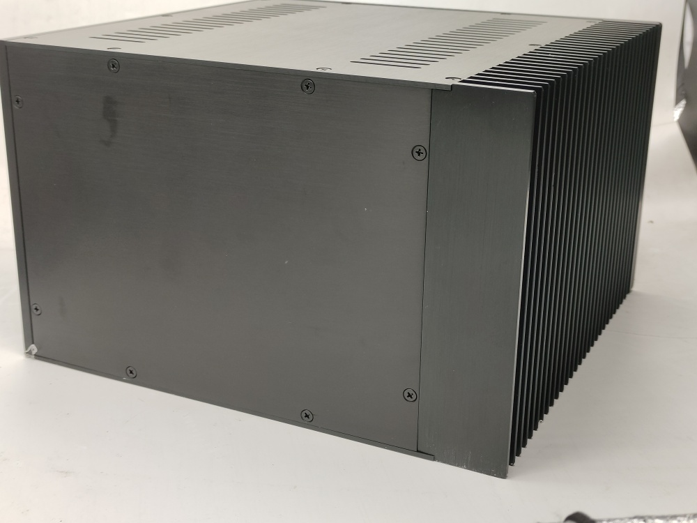 1 pcs fashion Full aluminum power amplifier case single side heatsink with handle post amp vu meter DIY chassis