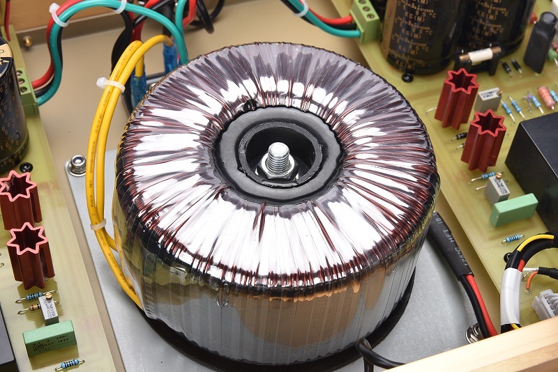 The NEW WeiLiang clone FM300A Hi-Fi power amplifier 80W*2 4ohm/ 150W*2 8ohm SNR: 103dB about 99% Direct Cloning amp's Sound