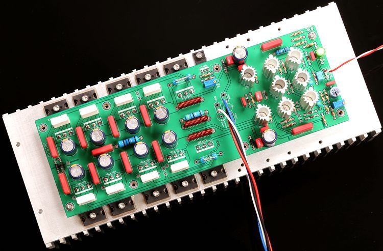 Finished F7 Dual channel 160W+160W pure post power amplifier Reference FM711 circuit