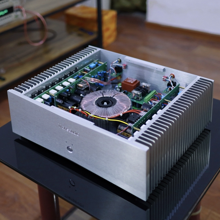 HIFI AMP FM801 circuit 250W*2 channel balanced version pure post audio power amplifier