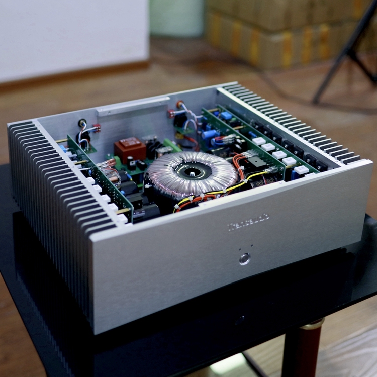 HIFI AMP FM801 circuit 250W*2 channel balanced version pure post audio power amplifier
