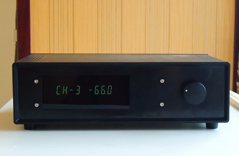 Remote control Fully balanced XLR interface 4-in-1-out 1 in 4 out stereo audio switcher remote control VFD large screen