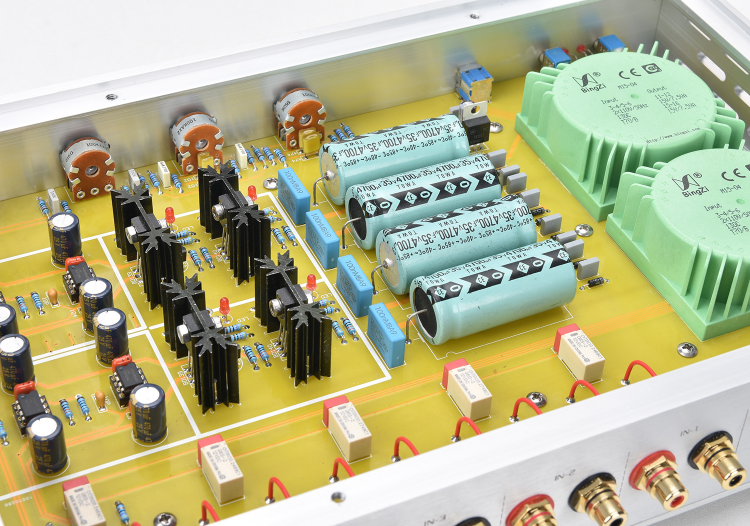 Preamp Amp Audiophile Grade Pure Class A Tone AMP New FV2020 High Middle and Bass Three Frequency Bands Preamplifier OPA1611