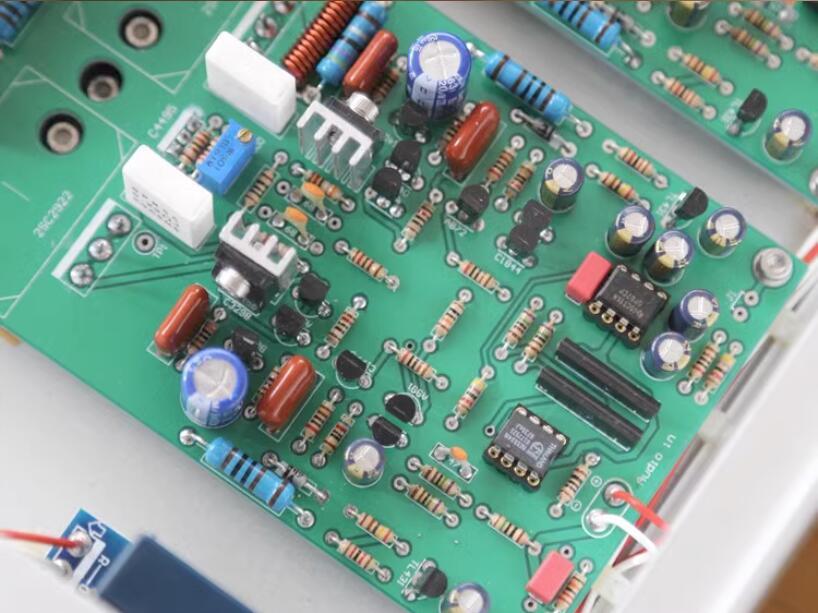 SUGDEN SF200 circuit 100W+100W Stereo Hi-End Audio Power Amplifier with SANKEN 2SC2922 2SA1216