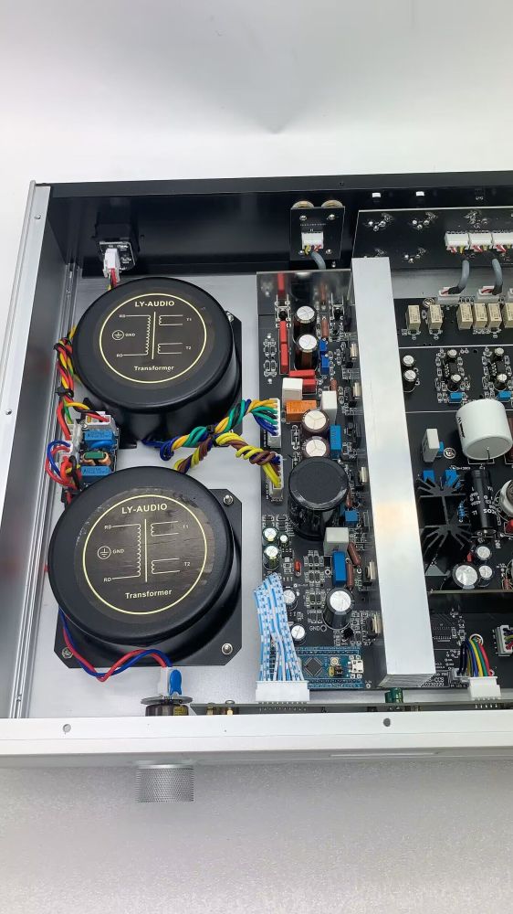 T2500 Fully Balanced HIFI E88CC * 2+ECC82 * 2 tube preamplifier with remote control