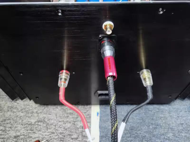 One pair PASS XA160.5 class A 100W*2 HIFI stereo amplifier With balanced input Refer to the US PASS circuit