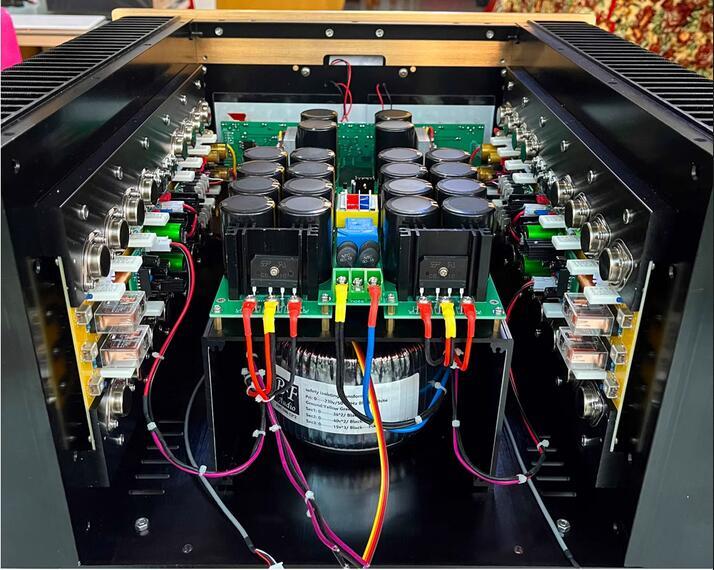 AM200 HIFI Fully balanced Class A stereo 200W*2 power amplifier With dual meter display