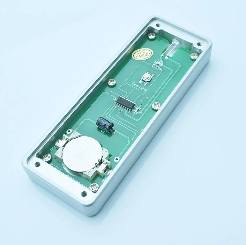 NEW type Aluminum Alloy Housing Infrared Learning Universal Remote Control For Audio TV DVD Decoder Power Amplifier