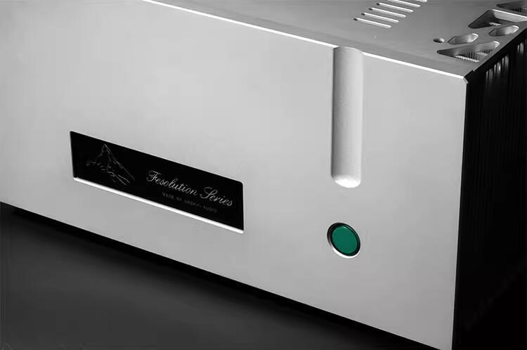 New silver Refer to FM711MK2 circuit high-power 250W*2 HIEND stereo amplifier with XLR input（Limited version）