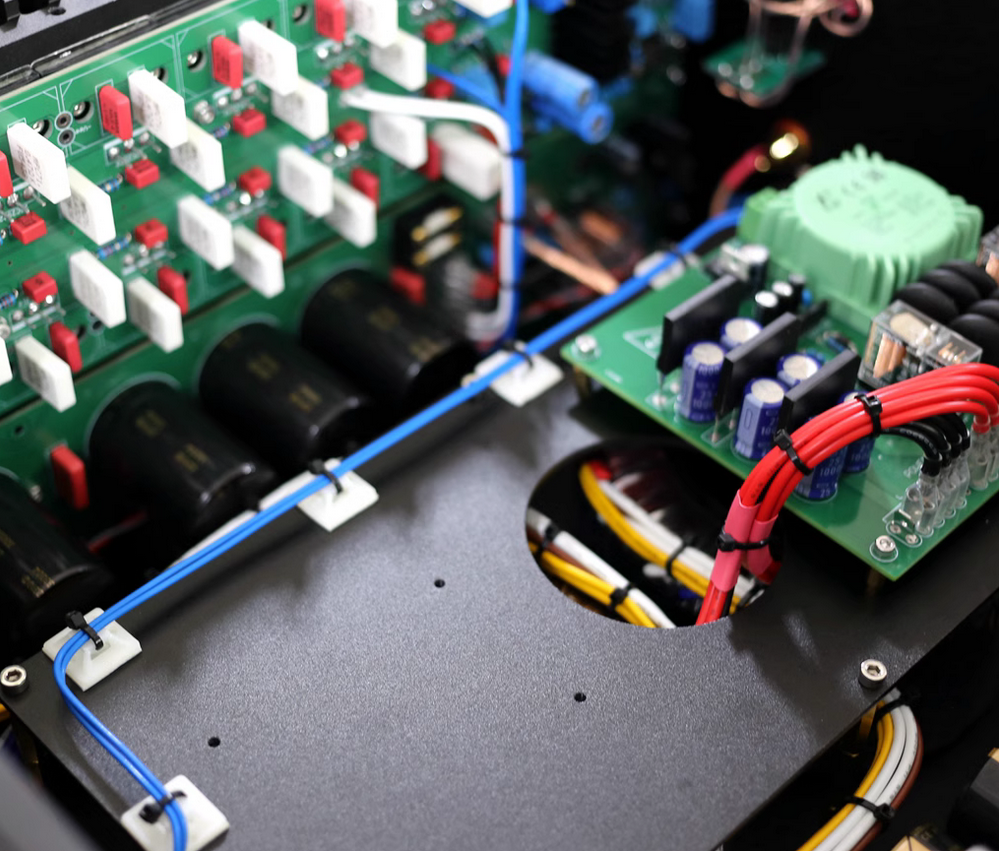Balanced Or Single Input 2CH ClassAB Post Amplifier 225W*2/8Ω;450W*2/4Ω Fully Symmetric X-Amp Ultra Fast Power Amplifier Circuit