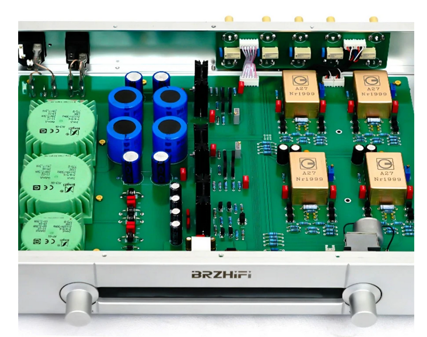 Latest Upgrade Refer Swiss GOLDMUND 27 Circuit With Remote Control Preamp 4 Sets of input / 1 Set of Output (RCA socket)NR:95DB